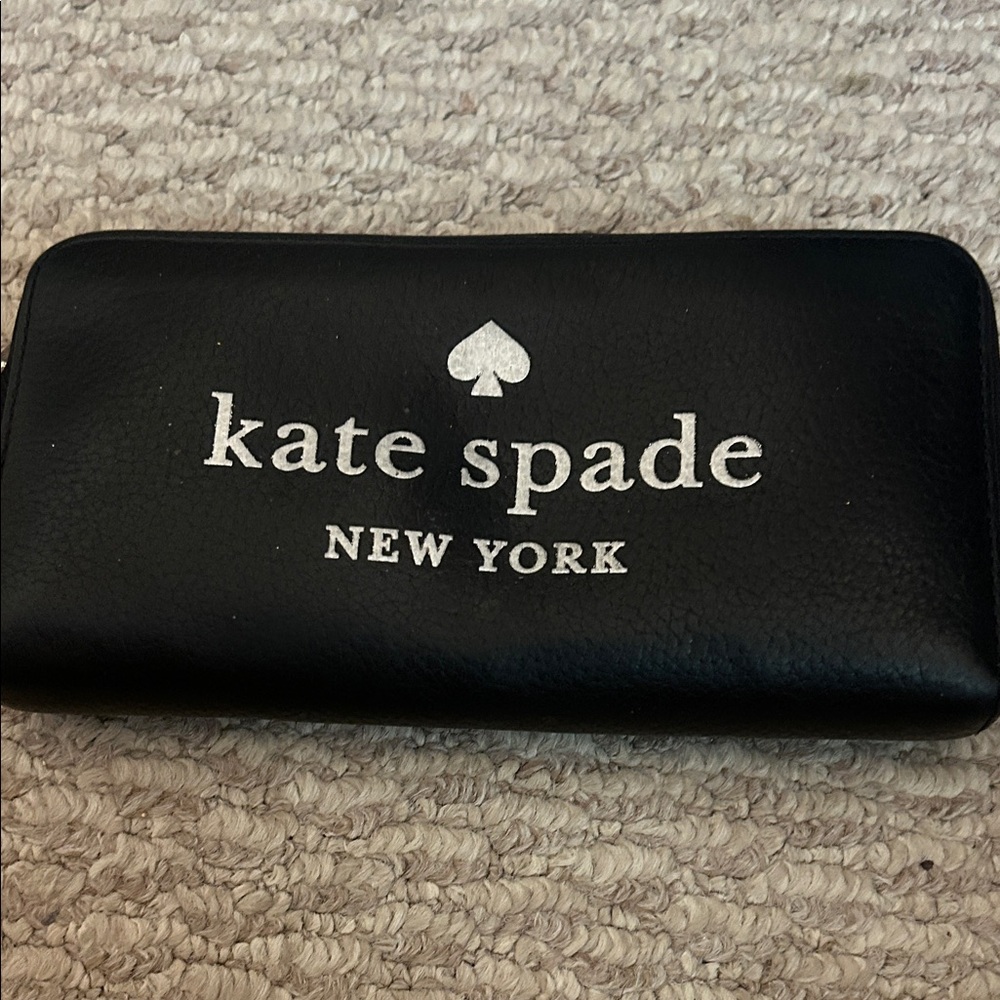 kate spade Black Leather Logo Zip Wallet